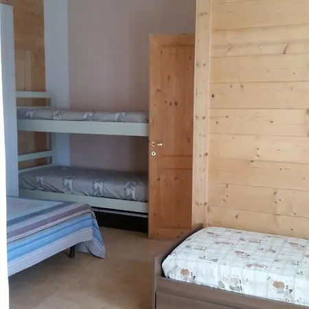 Edera Kamp alanı Marina di Massa